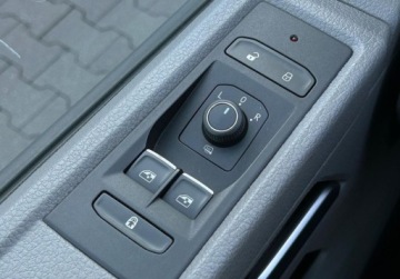 Volkswagen Caravelle T6 2022 Volkswagen Caravelle Comfortline L2 4Motion, ACC, Kamera cofania, Hak, LED, zdjęcie 18