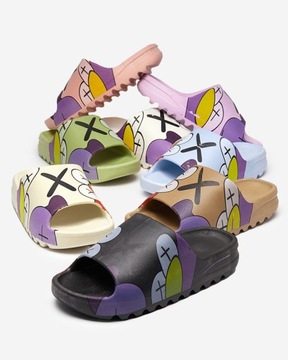 ЧЕРНЫЕ ЖЕНСКИЕ ШЛЕПАНЦЫ С ПРИНТОМ ELMINO 40