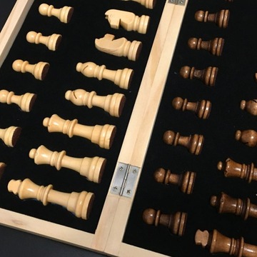 Светло-зеленый стиль, магнитные деревянные шахматы с 4 королевами