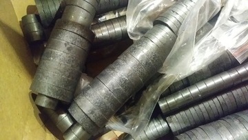 Круглый плоский ферритовый магнит, диаметр 3 мм x длина 18 мм.