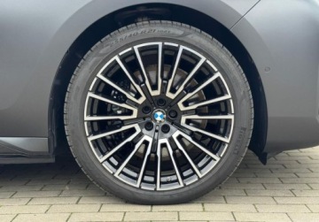 BMW Seria 7 G70 Sedan Plug-In 3.0 M60e 571KM 2024 BMW Seria 7 BMW M760e xDrive 3.0 Hybryda Plug-in 571KM, zdjęcie 3