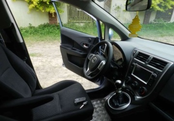 Toyota Verso-S 1.33 Dual VVT-i 99KM 2011 Toyota Verso S czyli YARIS z bagaznikiem. Niezawodny i praktyczny 1.3 99KM, zdjęcie 13
