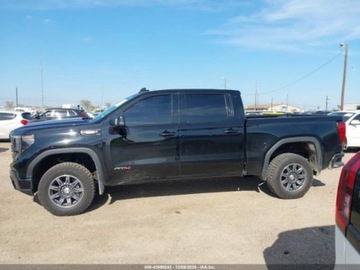  GMC Sierra GMC Sierra 1500 4WD Crew Cab 147 AT4 3.0 Benzyna 305KM, zdjęcie 6