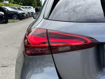 Mercedes Klasa A W177/V177 Hatchback Facelifting 1.3 200 163KM 2025 MERCEDES-BENZ A Klasa 200 AMG Line 1.3 (163KM) 2025, zdjęcie 7