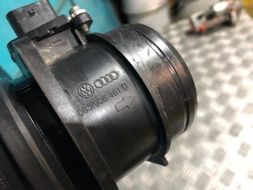 AUDI A4 B8 A5 Q8 TFSI VÁHA VZDUCHU