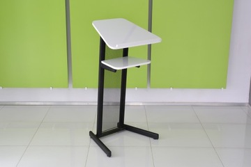 Стильная кафедра на металлическом каркасе 60х60х115см.