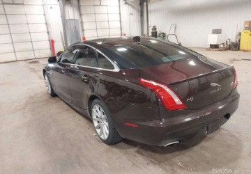 Jaguar XJ VII X351 2016 Jaguar XJ 2016 JAGUAR JAGUAR XJ R-SPORT - portal do licytacji bidusa.pl 3.0, zdjęcie 3