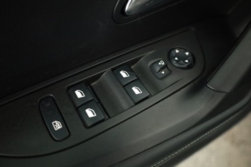 Peugeot 2008 II SUV 1.2 PureTech 130KM 2022 Peugeot 2008 1.2 PureTech, Salon Polska, zdjęcie 19