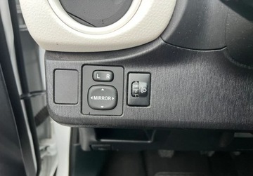 Toyota Yaris III Hatchback 5d Facelifting 1.0 VVT-i 69KM 2014 Toyota Yaris 1.0 Benzyna Kamera Klimatyzacja El. lusterka Benzyna 69KM, zdjęcie 13