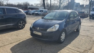 Renault Clio III Hatchback 5d 1.2 i 16V 75KM 2009 RENAULT CLIO III 1.2 16V ładny, czysty, zadbany, bezwypadkowy.