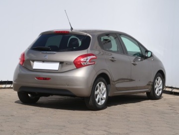 Peugeot 208 I Hatchback 3d 1.2 VTI 82KM 2014 Peugeot 208 1.2 PureTech, Klima, Tempomat,ALU, zdjęcie 4