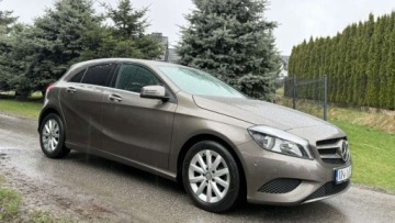Mercedes Klasa A W176 Hatchback 5d 1.6 180 BlueEFFICIENCY 122KM 2013 Mercedes-Benz Klasa A Mercedes-Benz Klasa A 180 1.6 Benzyna 122KM, zdjęcie 4