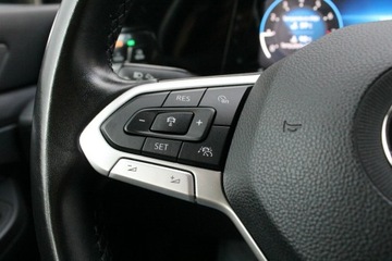 Volkswagen Golf VIII Hatchback 1.5 TSI EVO 130KM 2021 Volkswagen Golf STYLE 1.5 TSI 130KM Salon Polska GWARANCJA SelectCar+ FV23%, zdjęcie 32