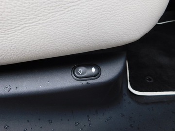 Land Rover Range Rover Velar SUV 2.0 Si4 250KM 2019 Range Rover Velar SI4 250 S R-DYNAMIC Bogata Wersja! koła 22&quot; ASO FV 23%, zdjęcie 8