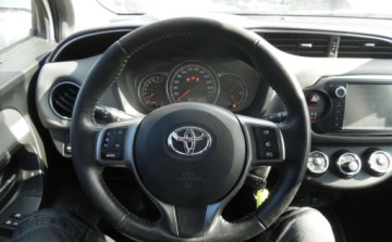 Toyota Yaris III 2016 Toyota Yaris 2016r, 1.3 Benzyna LPG, Uszkodzona. Poobijana. Jezdzi. 1.3, zdjęcie 10