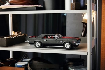 LEGO Icons Chevrolet Camaro Z28 10304