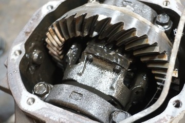 NISSAN NAVARA D21 NÁPRAVA DIFER ZADNÍ 39/8 4,875 2,5 D