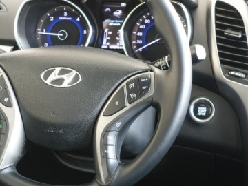 Hyundai i30 II Hatchback 3d 1.6 CRDi (HIGH)  128KM 2013 Hyundai i30 1.6 CRDI 128KM/Panorama, zdjęcie 21