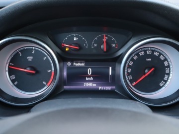 Opel Insignia I Hatchback Facelifting 2.0 CDTI Ecotec 170KM 2017 Opel Insignia 2.0 CDTI, 167 KM, Automat, Skóra, zdjęcie 10