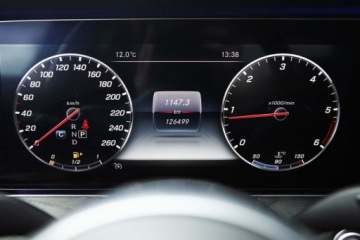 Mercedes Klasa E W213 Limuzyna 2.0 220d 194KM 2019 Mercedes-Benz Klasa E E220d 4 Matic AMG Salon Polska Autotrade Mercedes, zdjęcie 37