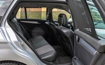 Mercedes Klasa C W204 Kombi T204 1.8 200 CGI BlueEFFICIENCY 184KM 2010 Mercedes-Benz Klasa C 1,8 (184KM) Automat 1.8 Benzyna 184KM, zdjęcie 11