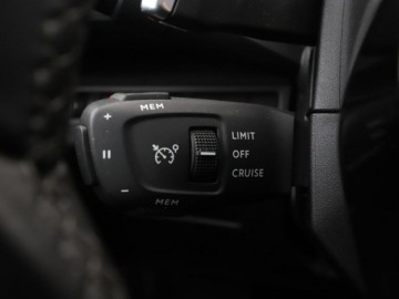 Peugeot 3008 II Plug-In Hybrid Facelifting 1.6 HYBRID 225KM 2022 Peugeot 3008 PHEV full LED półskóra navi, zdjęcie 35