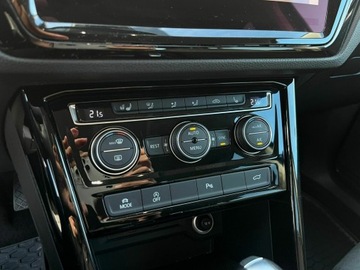 Volkswagen Touran III 2.0 TDI 150KM 2021 Volkswagen Touran Higline/ DSG/ Fv-23%/ Salon Pols, zdjęcie 25