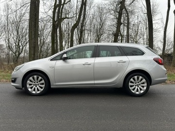 Opel Astra J Sports Tourer Facelifting 2.0 CDTI ECOTEC 165KM 2013 Opel Astra Sport Tourer 2.0 CDTI 165 KM 2013r. Xen, zdjęcie 2