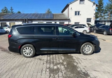 Chrysler Pacifica II 2018 Chrysler Pacifica 2018 Chrysler Pacifica kamery 360 auto w Polsce po akcyz, zdjęcie 3