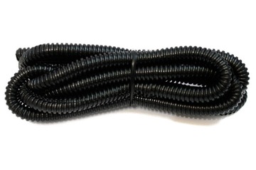 кабели — басовая трубка, коробка, динамик, усилитель