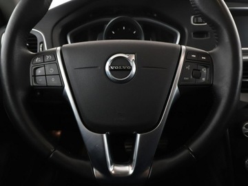 Volvo V40 II Hatchback Facelifting 2.0 D2 120KM 2017 Volvo V40 Momentum automat navi PDC grzane fotele, zdjęcie 20