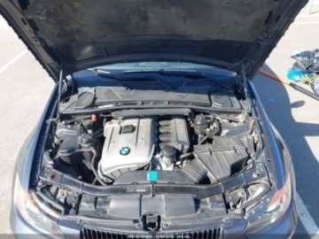 BMW Seria 3 E90-91-92-93 2006 BMW Seria 3 330I 2006 3.0 Benzyna 255KM, zdjęcie 8