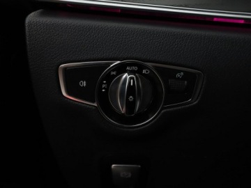 Mercedes Klasa E W213 2019 Mercedes E 300 phev full led burmester navi kamera, zdjęcie 36