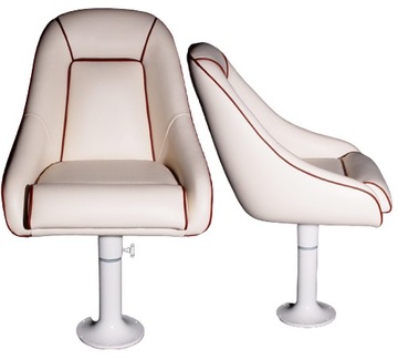 Кресло для яхты с обивкой из водонепроницаемой кожи.