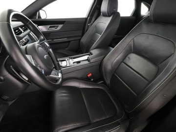 Jaguar XF II Sedan 2.0 i4D 163KM 2017 Jaguar XF GRATIS! Pakiet Serwisowy o wartości, zdjęcie 12