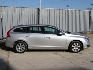 Volvo V60 I Kombi Facelifting 1.6 D2 115KM 2014 Volvo V60 D2, Navi, Klima, Klimatronic, Tempomat, zdjęcie 5