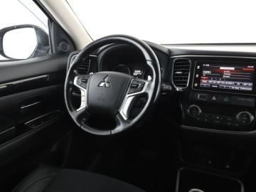 Mitsubishi Outlander III 2016 Mitsubishi Outlander FV23 2.0 PHEV Automat 4WD, zdjęcie 16