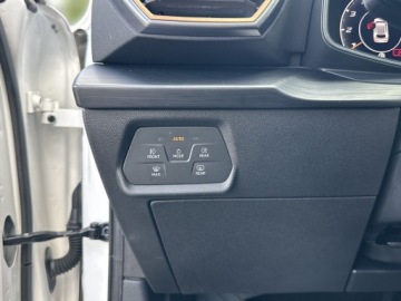 Cupra Formentor Crossover 1.5 TSI 150KM 2023 Cupra Formentor 1.5 TSI DSG 150KM Oświetlenie Ambi, zdjęcie 30