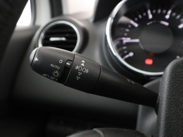 Peugeot 3008 I Crossover Facelifting 1.2 PureTech 130KM 2015 Peugeot 3008 1.2 Benzyna Allure Panorama Navi, zdjęcie 30