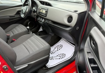 Toyota Yaris III Hatchback 5d Facelifting 1.0 VVT-i 69KM 2016 Toyota Yaris Salon Polska, Serwis ASO, Czujniki park. 1 rej IV 2017r. Gwar, zdjęcie 13