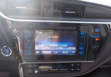 Toyota Auris II 2016 Toyota Auris Okazja 1.8 Hybryda 100KM, zdjęcie 21