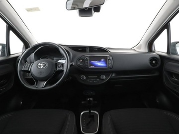 Toyota Yaris III Hatchback 5d Facelifting 2017 1.5 Hybrid 100KM 2018 Toyota Yaris hybryda automat kamera klima-auto., zdjęcie 14