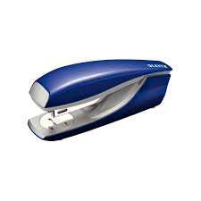 Zszywacz LEITZ 5562 do 30 kartek 24/6 niebieski