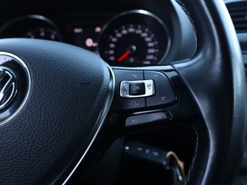 Volkswagen Polo V Hatchback 3d Facelifting 1.2 TSI BlueMotion Technology 90KM 2015 VW Polo 1.2 TSI, Klima, Klimatronic, Tempomat, zdjęcie 16