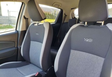 Toyota Yaris III Hatchback 5d Facelifting 2017 1.5 Dual VVT-iE 111KM 2019 Toyota Yaris Toyota Yaris 1.5 20th Anniversary CVT 1.5 Benzyna 111KM, zdjęcie 14