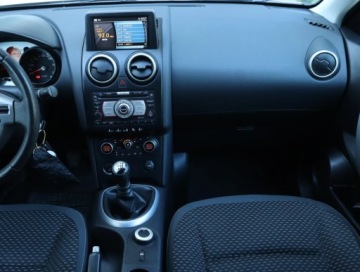 Nissan Qashqai I Crossover 2.0 dCi 150KM 2008 Nissan Qashqai 2.0 dCi, 4X4, Navi, Klima, zdjęcie 7