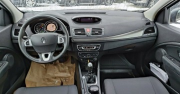 Renault Megane III Grandtour 1.6 16v 110KM 2011 Renault Megane 3 III 1.6i 110kM Klima Panorama Czujniki Temp. Grzane Fotel, zdjęcie 5