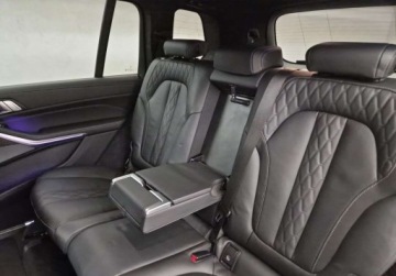 BMW X7 SUV Facelifting 3.0 40d 352KM 2025 BMW X7 BMW X7 xDrive40d M Sport Biala Perla 352 KM G07 2025 3.0, zdjęcie 16