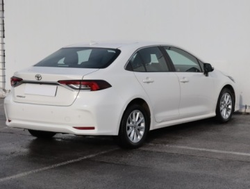 Toyota Corolla XII Sedan Facelifting 1.5 VVT-i 125KM 2023 Toyota Corolla 1.5 VVT-i, Salon Polska, zdjęcie 4