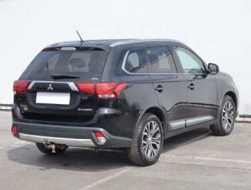 Mitsubishi Outlander III SUV Facelifting 2015 2.2 DI-D 150KM 2016 Mitsubishi Outlander 2.2 DI-D, Salon Polska, zdjęcie 4
